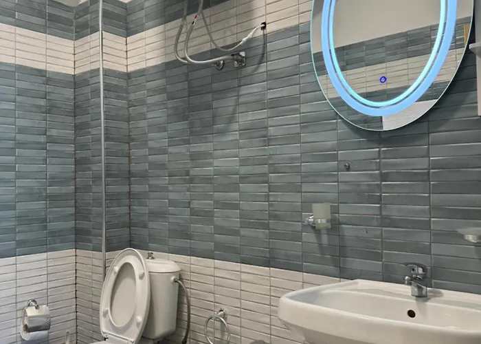 Centre Lions Gate 6 *