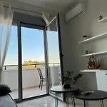 Centre Lions Gate 6 *