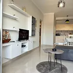 Centre Lions Gate 6 * Avlonya