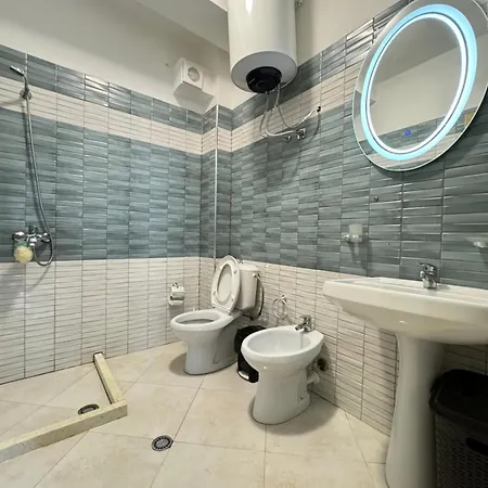 Centre Lions Gate 6 Apartment *