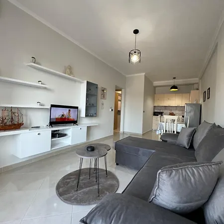 Centre Lions Gate 6 Apartment *