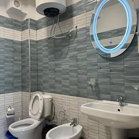 Centre Lions Gate 6 *