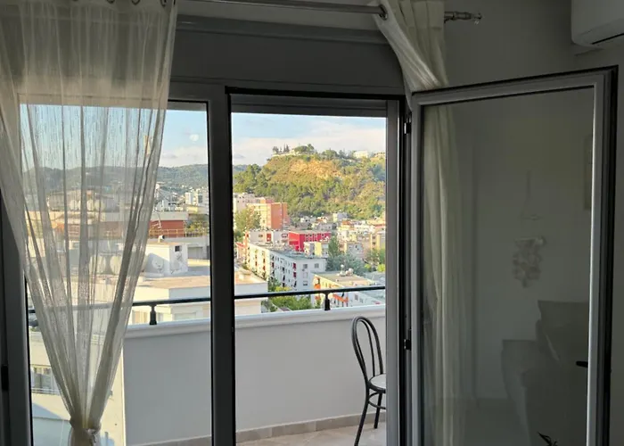 Centre Lions Gate 6 Apartment *