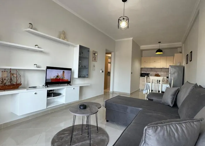 Centre Lions Gate 6 Apartment *