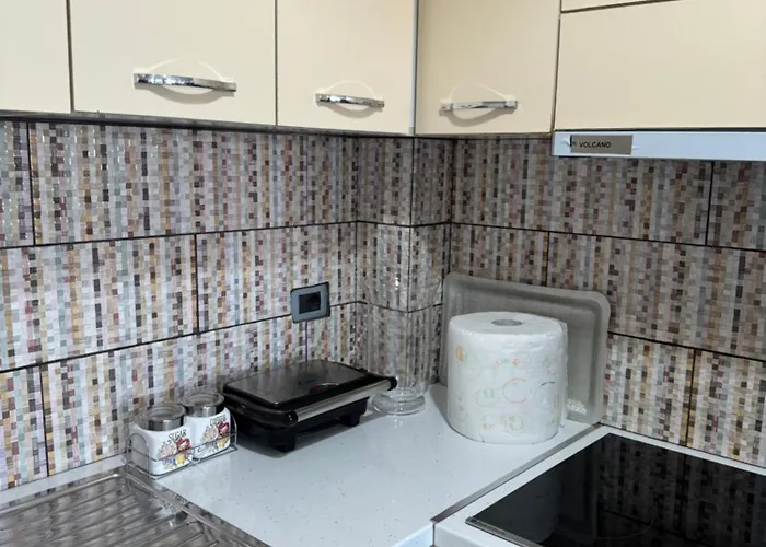 Apartment Centre Lions Gate 6