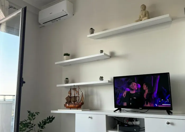 Centre Lions Gate 6 Apartment